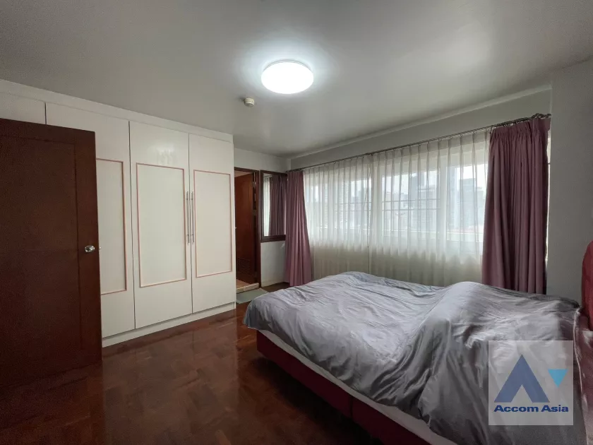 unit 2 Bedrooms  Condominium For Rent in Sukhumvit, Bangkok  near BTS Asok - MRT Sukhumvit (AA39035)