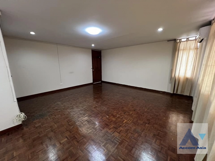 7  4 br House For Rent in Sathorn ,Bangkok BTS Chong Nonsi AA39038