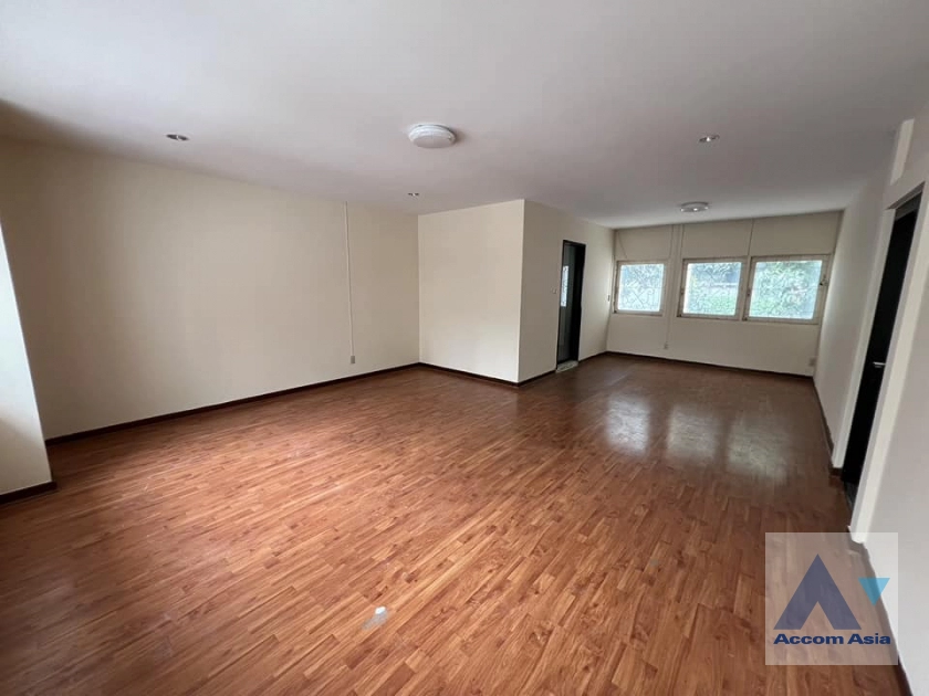 5  4 br House For Rent in Sathorn ,Bangkok BTS Chong Nonsi AA39038