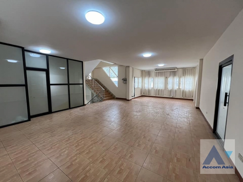 4  4 br House For Rent in Sathorn ,Bangkok BTS Chong Nonsi AA39038