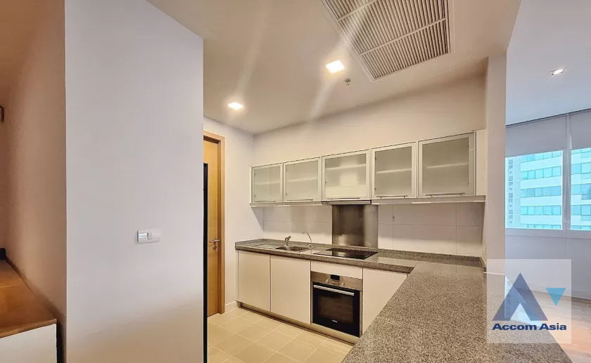 unitFully Furnished, Lake View, Common Pool |  3 Bedrooms  Condominium For Rent in Sukhumvit, Bangkok  near BTS Asok - MRT Sukhumvit (AA39039)