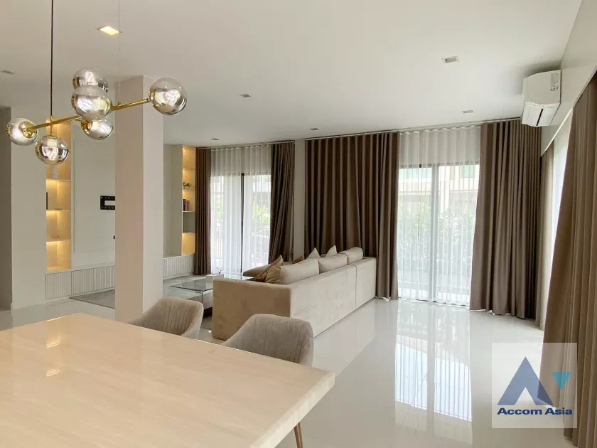  3 Bedrooms  House For Sale in Pattanakarn, Bangkok  near ARL Ban Thap Chang (AA39048)