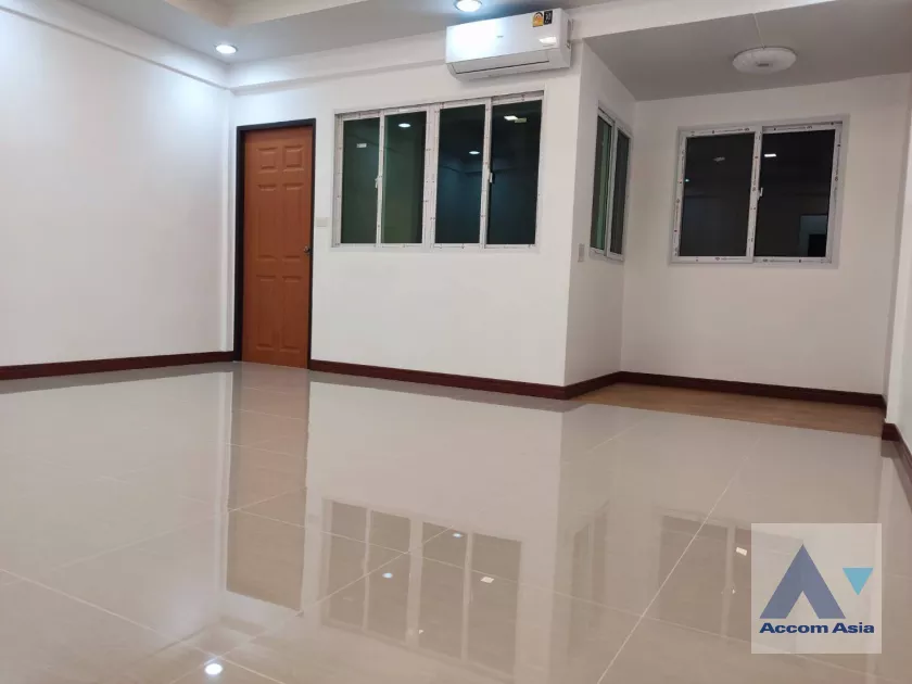 12  2 br Townhouse For Sale in Bang Na ,Bangkok BTS Udomsuk AA39049