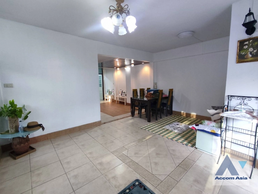 4  3 br Townhouse For Sale in Bang Na ,Bangkok BTS Udomsuk AA39054