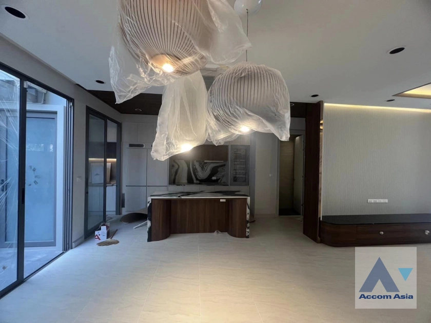  1  4 br Townhouse For Rent in Sathorn ,Bangkok  at Veritz Sathupradit 34 AA39058