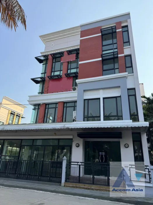  2  Townhouse For Rent in Bangna ,Bangkok BTS Bang Na at  Baan Klang Krung Office Park Bangna AA39069