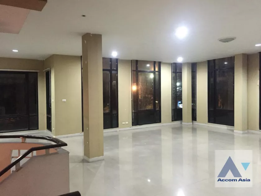 unitHome Office |  Townhouse For Rent in Bang Na, Bangkok  near BTS Bang Na (AA39069)