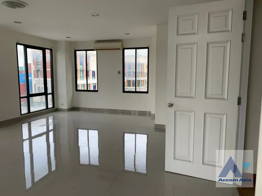 9  Townhouse For Rent in Bang Na ,Bangkok BTS Bang Na at  Baan Klang Krung Office Park Bangna AA39069