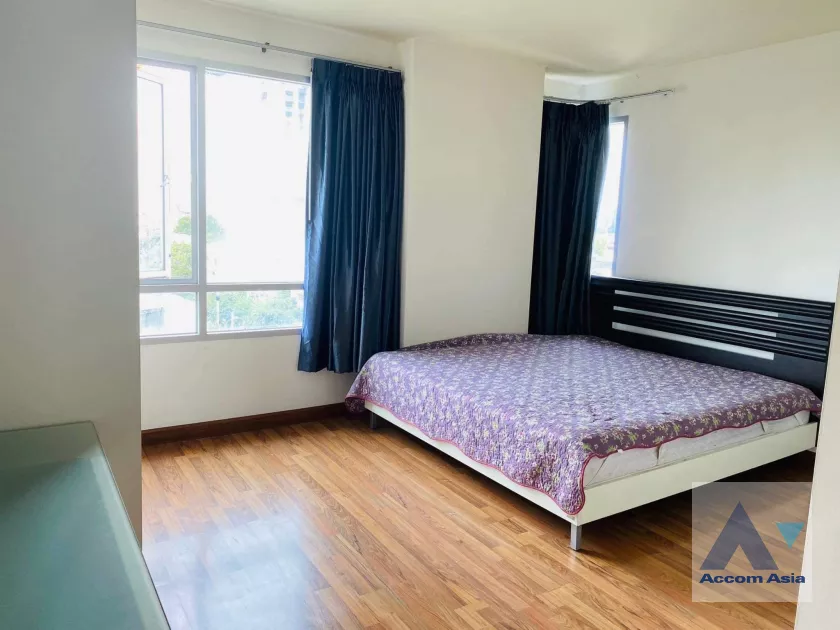 unit 2 Bedrooms  Condominium For Rent in Sukhumvit, Bangkok  near BTS Phra khanong (AA39088)