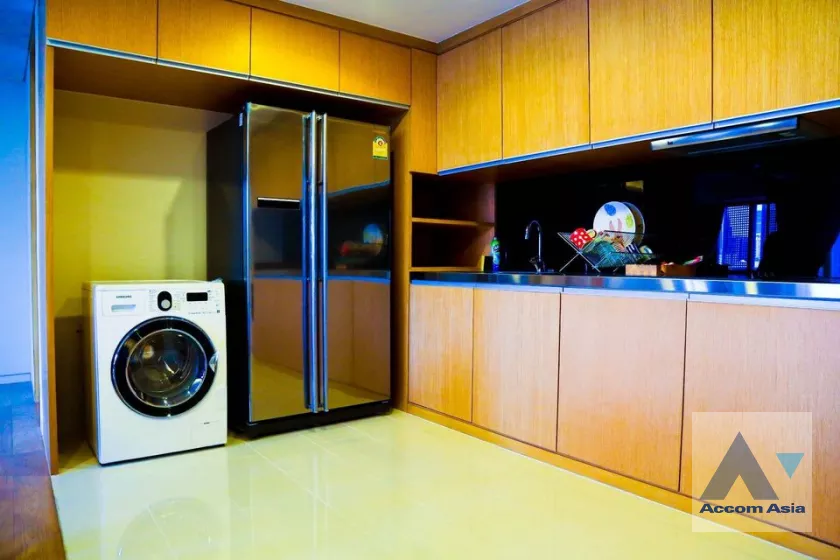 unitFully Furnished |  2 Bedrooms  Condominium For Rent in Sukhumvit, Bangkok  near BTS Phrom Phong (AA39106)