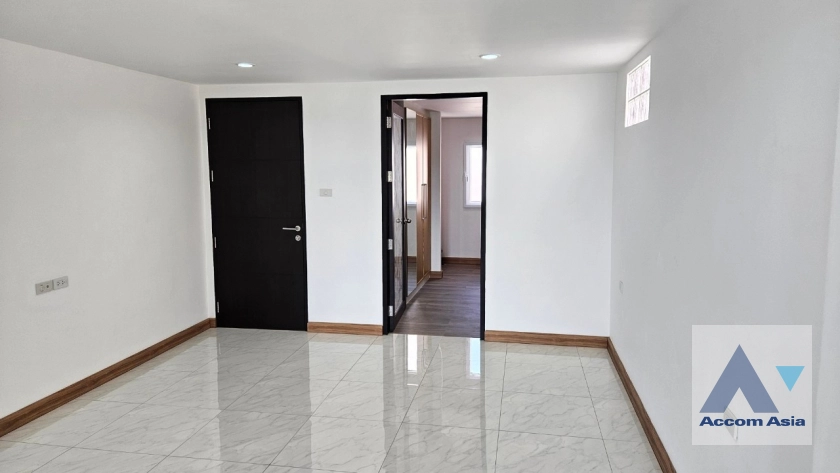 9  2 br Townhouse for rent and sale in Sukhumvit ,Bangkok BTS Udomsuk AA39115
