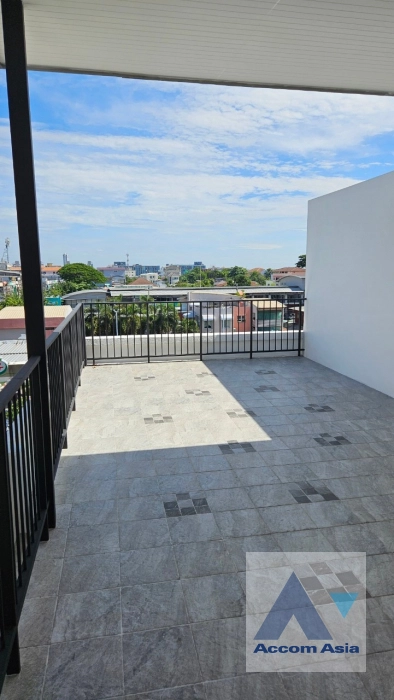  2  2 br Townhouse for rent and sale in Sukhumvit ,Bangkok BTS Udomsuk AA39115