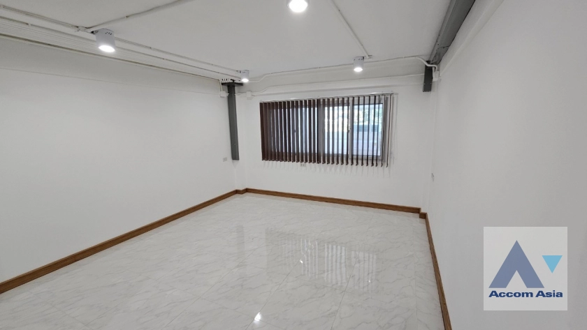 12  2 br Townhouse for rent and sale in Sukhumvit ,Bangkok BTS Udomsuk AA39115