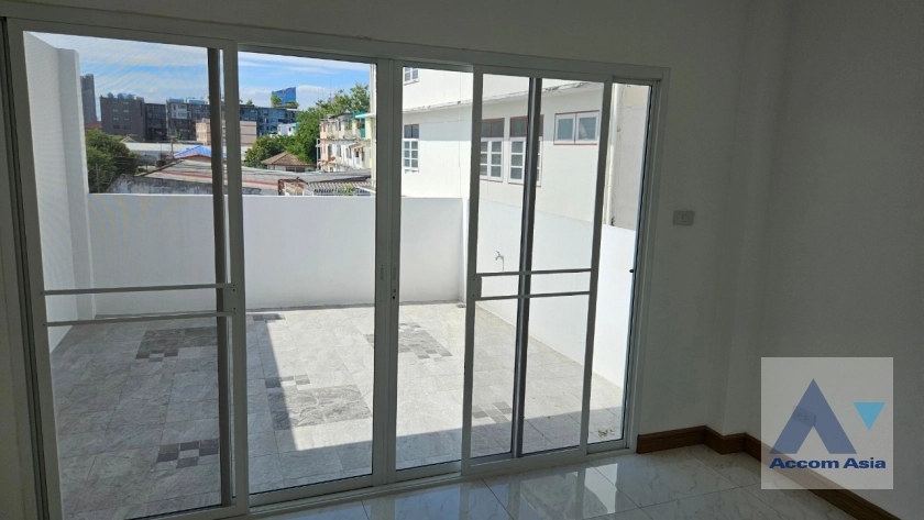 16  6 br Townhouse For Rent in Sukhumvit ,Bangkok BTS Udomsuk AA39116