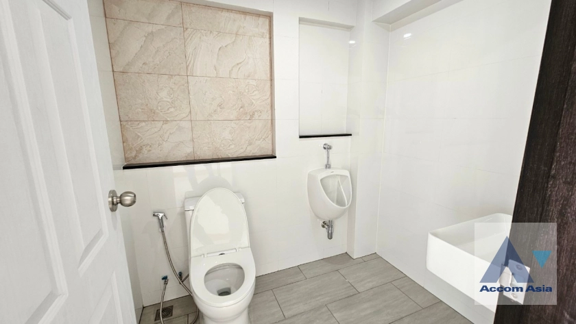 13  6 br Townhouse For Rent in Sukhumvit ,Bangkok BTS Udomsuk AA39116