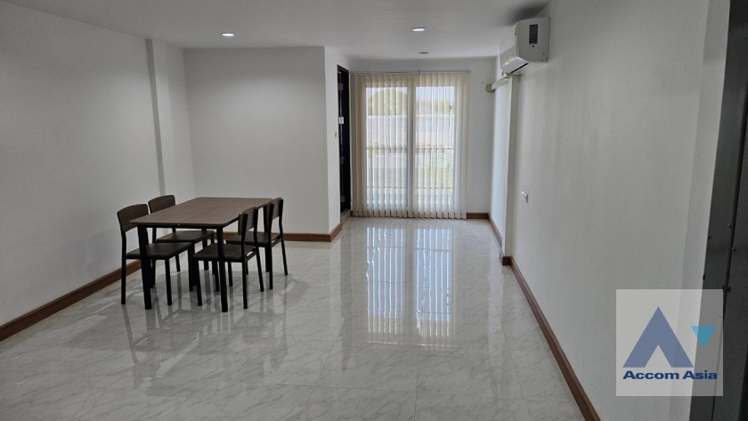  1  6 br Townhouse For Rent in Sukhumvit ,Bangkok BTS Udomsuk AA39116