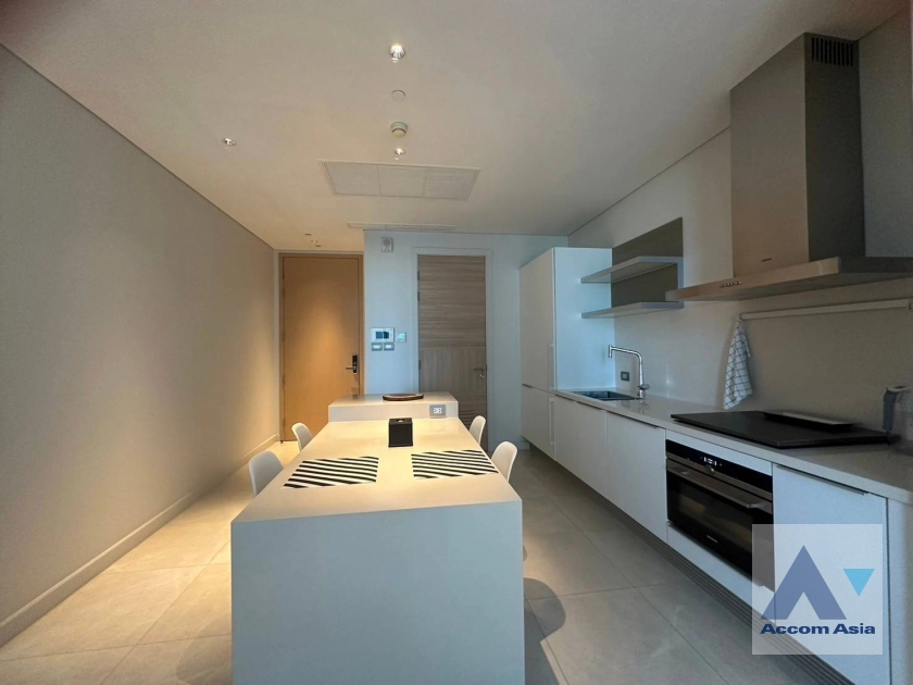 4  1 br Condominium for rent and sale in Ploenchit ,Bangkok BTS Chitlom at Sindhorn Residence AA39117