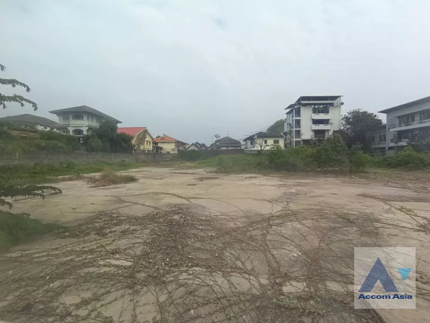  1  Land For Rent in Sukhumvit ,Bangkok BTS Ekkamai AA39119