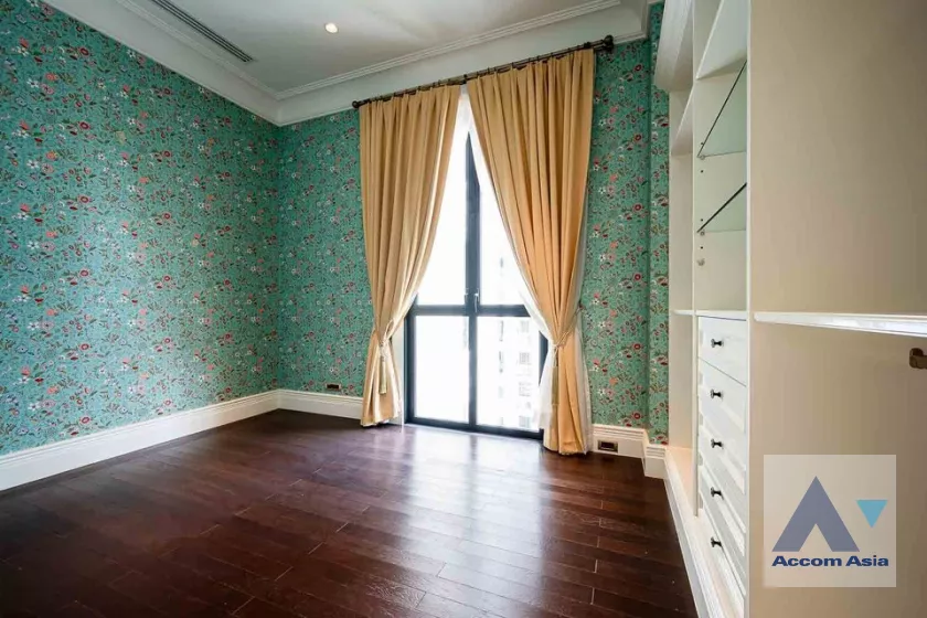 7  2 br Condominium For Sale in Ploenchit ,Bangkok BTS Ploenchit at 98 Wireless AA39128