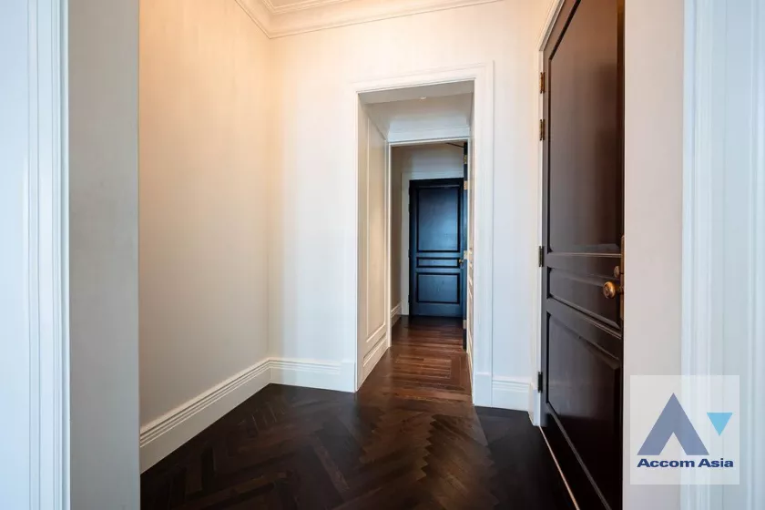 12  2 br Condominium For Sale in Ploenchit ,Bangkok BTS Ploenchit at 98 Wireless AA39128