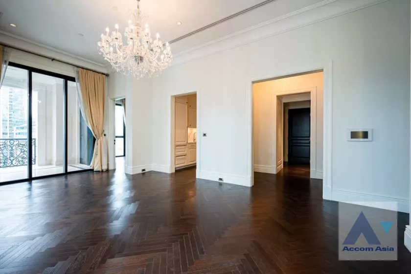 4  2 br Condominium For Sale in Ploenchit ,Bangkok BTS Ploenchit at 98 Wireless AA39128