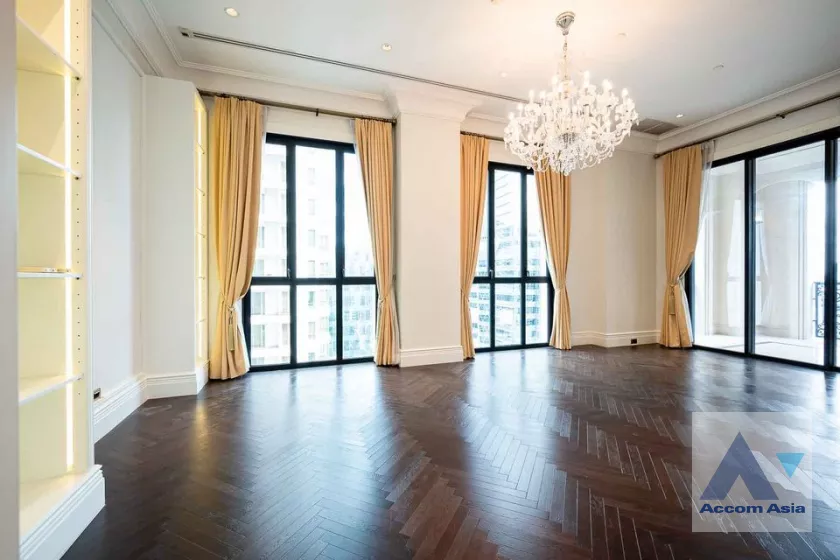 unit 2 Bedrooms  Condominium For Sale in Ploenchit, Bangkok  near BTS Ploenchit (AA39128)