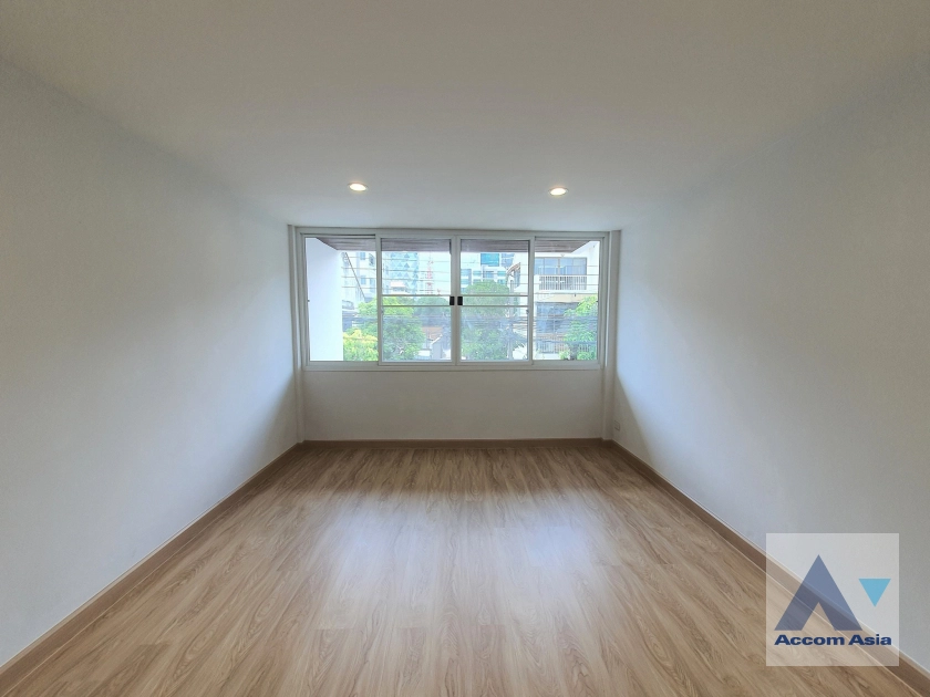  1  Townhouse For Rent in Phaholyothin ,Bangkok BTS Ari AA39129