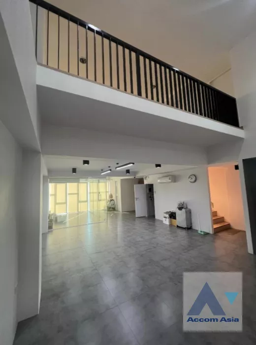 Home Office townhouse for rent in Sukhumvit, Bangkok Code AA39132