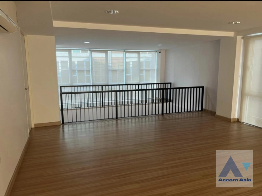 5  2 br Townhouse For Sale in Sukhumvit ,Bangkok BTS Udomsuk at HOF AA39132