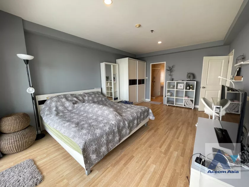 unitCorner Unit, Common Pool, Big Balcony | 2 BR - City Living Ratchada