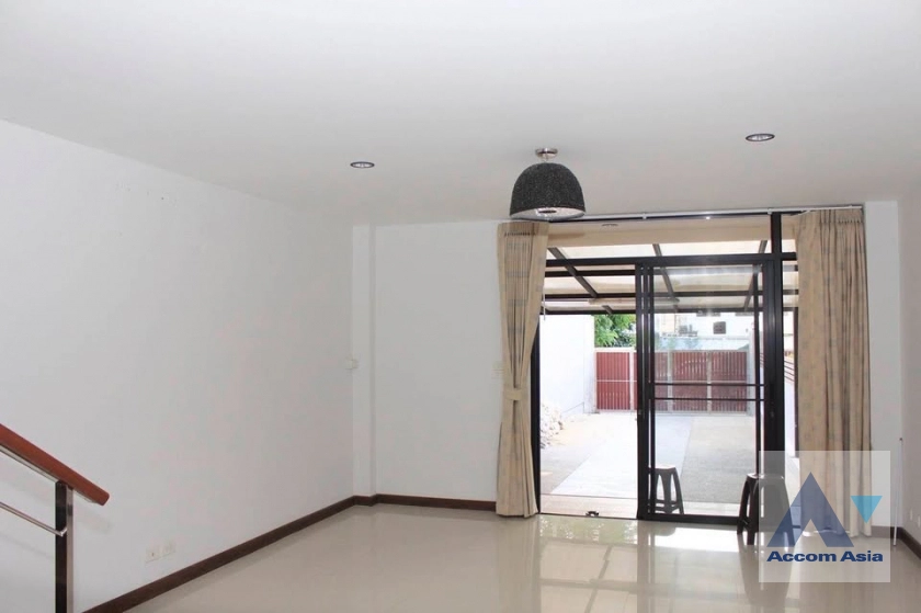  1  4 br Townhouse For Rent in Phaholyothin ,Bangkok BTS Sanam Pao AA39135