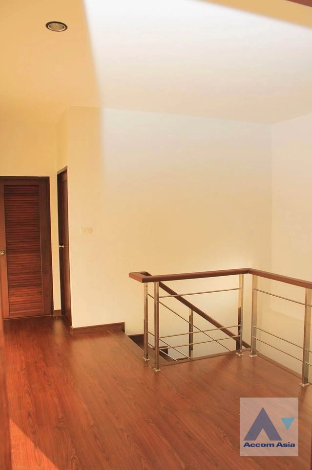 8  4 br Townhouse For Rent in Phaholyothin ,Bangkok BTS Sanam Pao AA39135