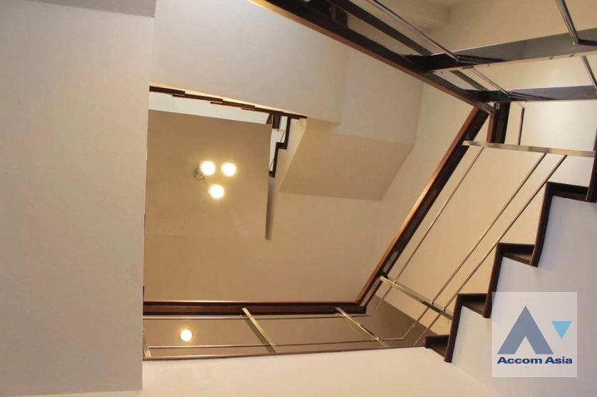 6  4 br Townhouse For Rent in Phaholyothin ,Bangkok BTS Sanam Pao AA39135