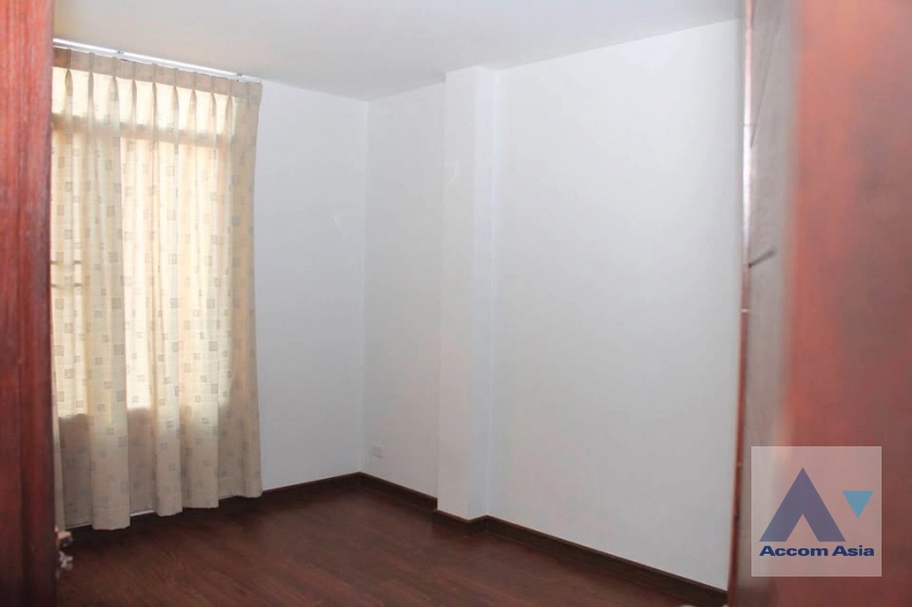 17  4 br Townhouse For Rent in Phaholyothin ,Bangkok BTS Sanam Pao AA39135