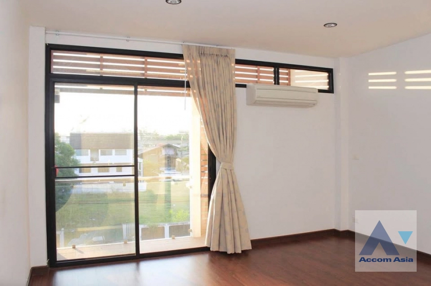 14  4 br Townhouse For Rent in Phaholyothin ,Bangkok BTS Sanam Pao AA39135