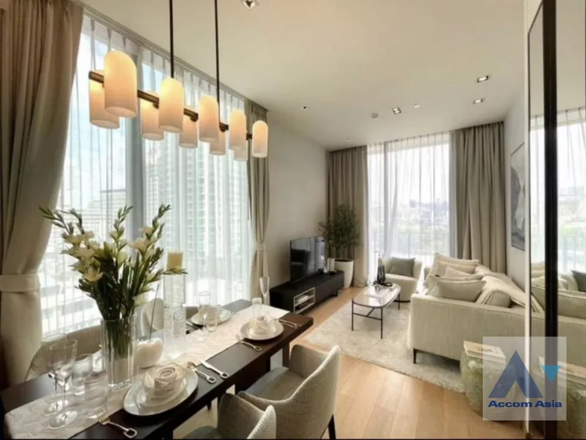  2 Bedrooms  Condominium For Rent in Ploenchit, Bangkok  near BTS Chitlom (AA39136)