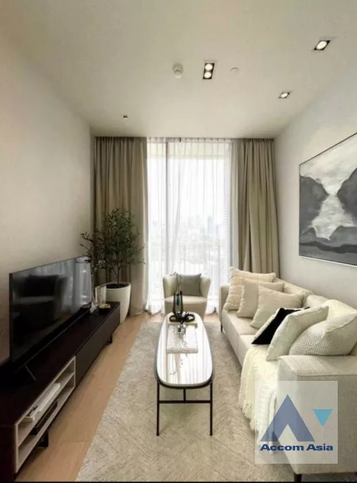 2 Bedrooms  Condominium For Rent in Ploenchit, Bangkok  near BTS Chitlom (AA39136)