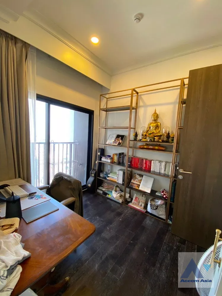  1 Bedroom  Condominium For Sale in Sukhumvit, Bangkok  near BTS Thong Lo (AA39139)