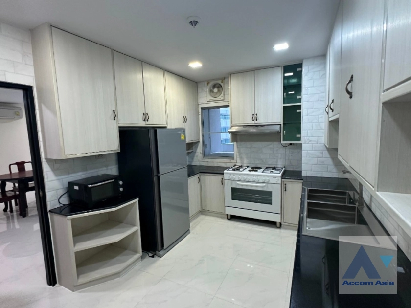 unit 3 Bedrooms  Condominium For Rent in Sukhumvit, Bangkok  near BTS Asok - MRT Sukhumvit (AA39141)