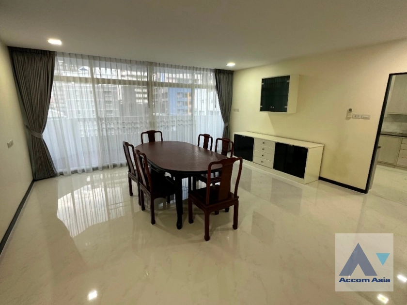 unit 3 Bedrooms  Condominium For Rent in Sukhumvit, Bangkok  near BTS Asok - MRT Sukhumvit (AA39141)