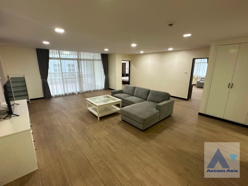 unit 3 Bedrooms  Condominium For Rent in Sukhumvit, Bangkok  near BTS Asok - MRT Sukhumvit (AA39141)