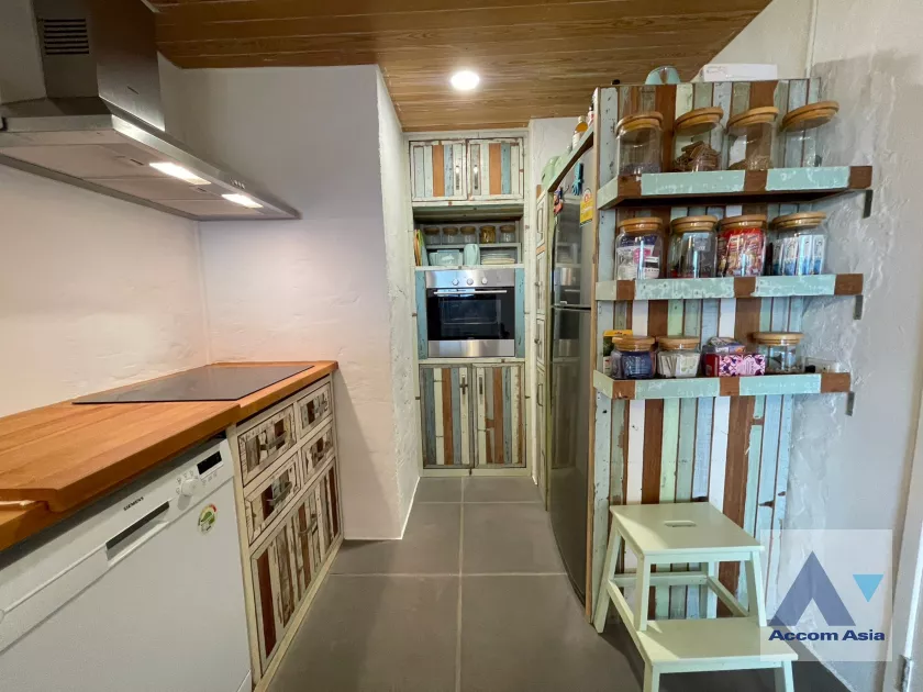 unitCommon Pool, Corner Unit, Big Balcony |  2 Bedrooms  Condominium For Sale in Ratchadaphisek, Bangkok  near MRT Huai Khwang (AA39142)