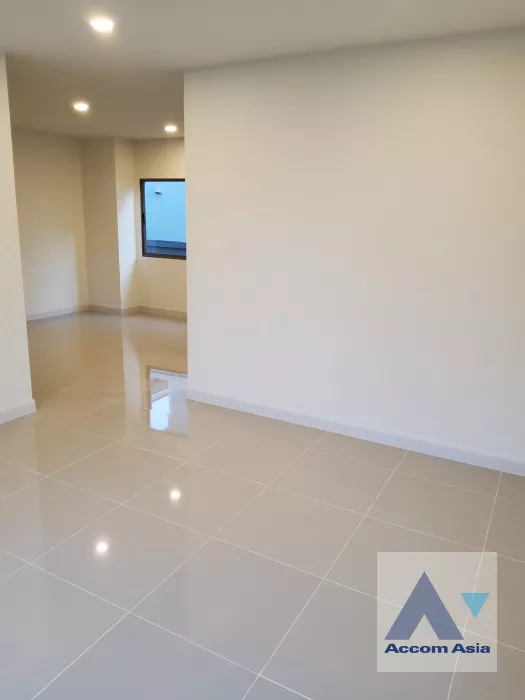 4  4 br House For Sale in Latkrabang ,Bangkok ARL Ban Thap Chang at House AA39143