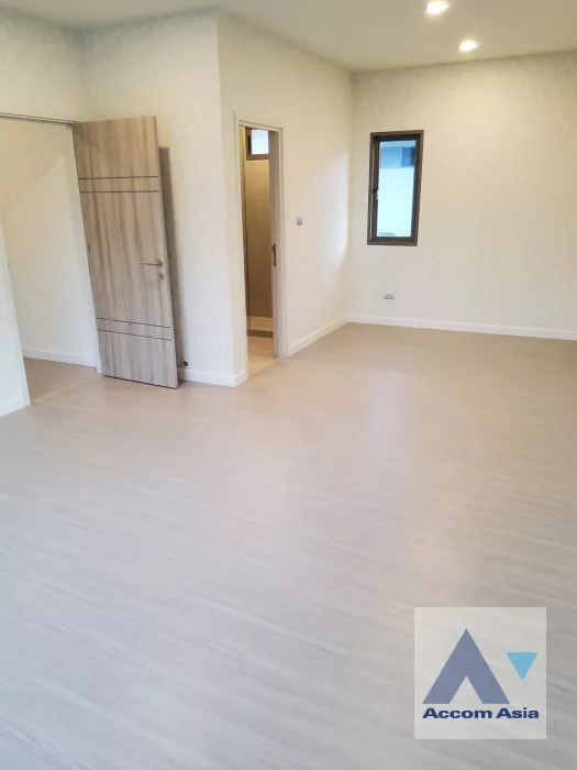  1  4 br House For Sale in Latkrabang ,Bangkok ARL Ban Thap Chang at House AA39143