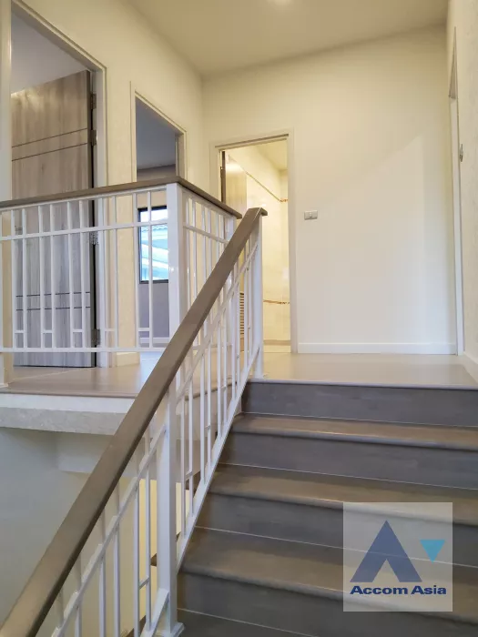 12  4 br House For Sale in Latkrabang ,Bangkok ARL Ban Thap Chang at House AA39143