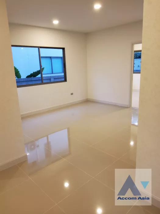 6  4 br House For Sale in Latkrabang ,Bangkok ARL Ban Thap Chang at House AA39143