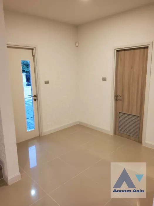 8  4 br House For Sale in Latkrabang ,Bangkok ARL Ban Thap Chang at House AA39143