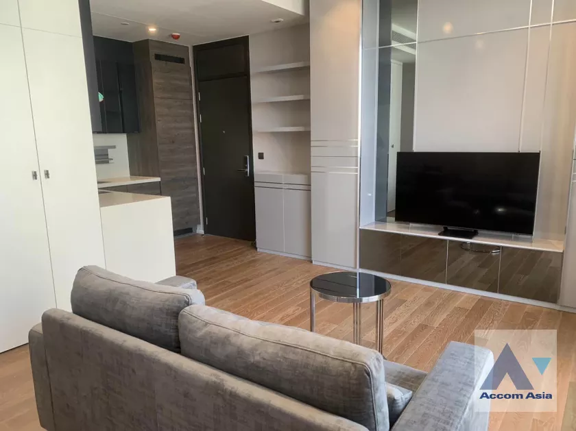 Fully Furnished |  MUNIQ Langsuan Condominium  1 Bedroom for Rent BTS Ploenchit in Ploenchit Bangkok