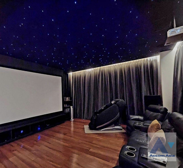 8  6 br House For Sale in Sukhumvit ,Bangkok BTS Phra khanong AA39152