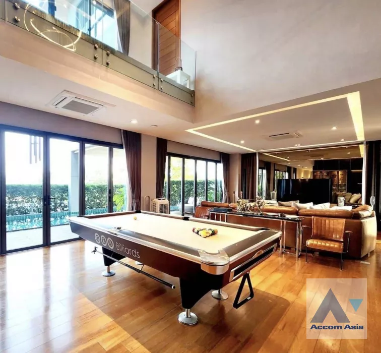 Private Swimming Pool |  6 Bedrooms  House For Sale in Sukhumvit, Bangkok  near BTS Phra khanong (AA39152)